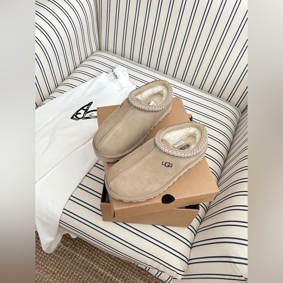 Brand New Women's Ugg Tasman Slip-Ons - Picture 5 of 7